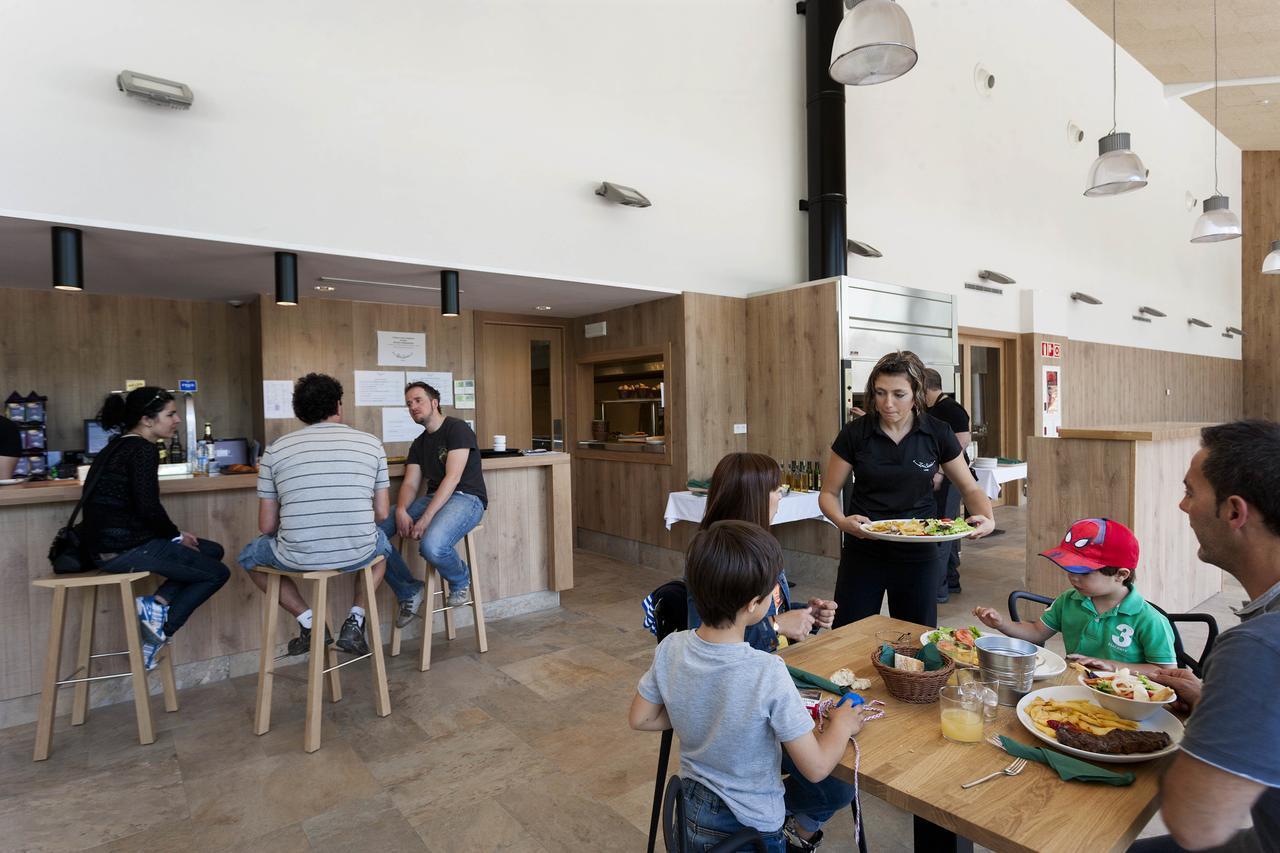 Youth Hostel Non Stop Inn By Irrisarri Land Igantzi Bagian luar foto