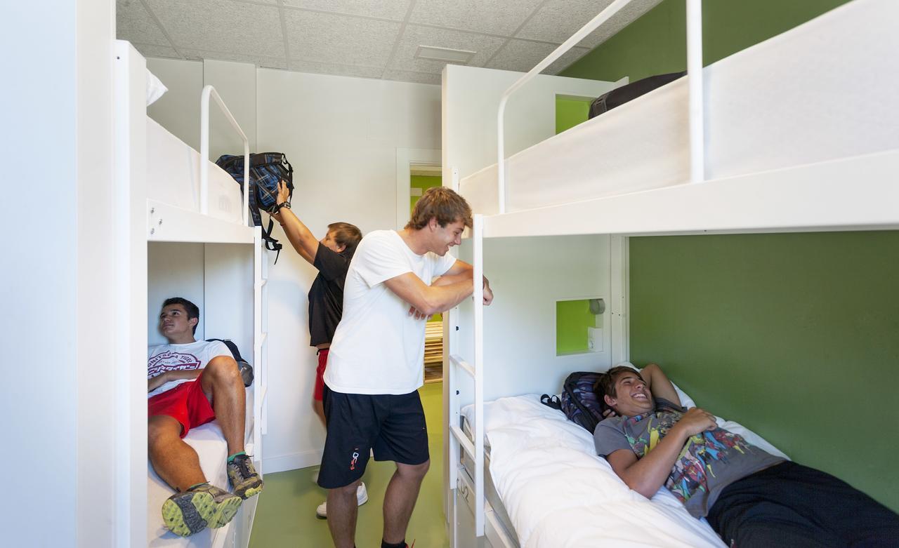 Youth Hostel Non Stop Inn By Irrisarri Land Igantzi Bagian luar foto
